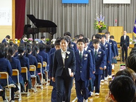入学６