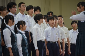 合唱中間３